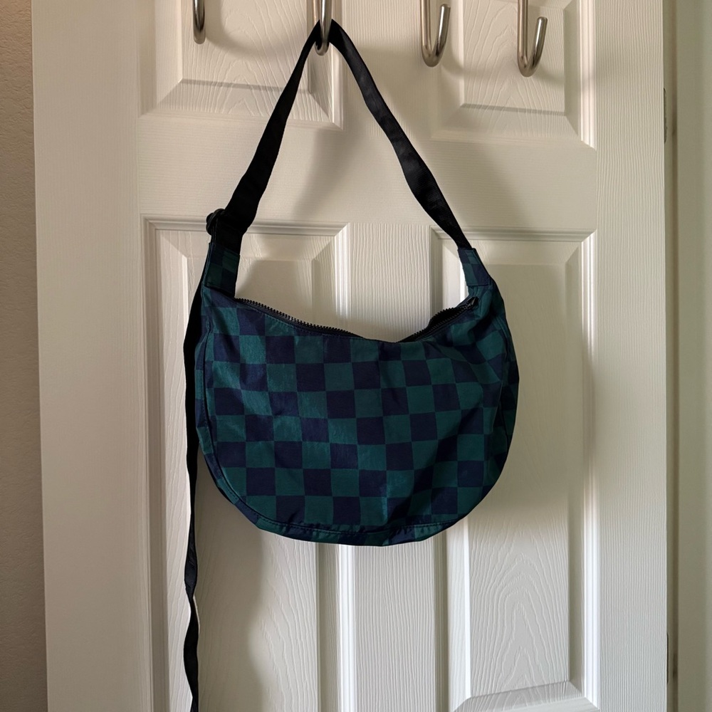 BAGGU Blue and Green Shoulder Bag with Stylish Design